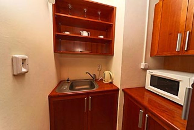 apartment-kitchen-corner